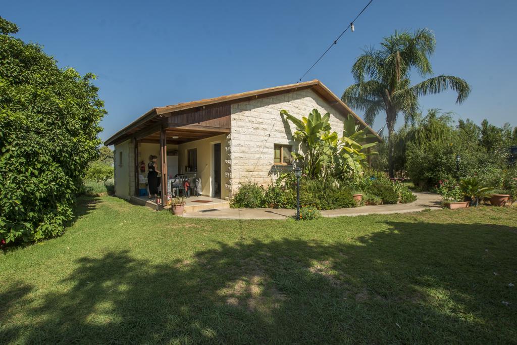 Elimelech Bapardes She'ar Yashuv Exterior photo